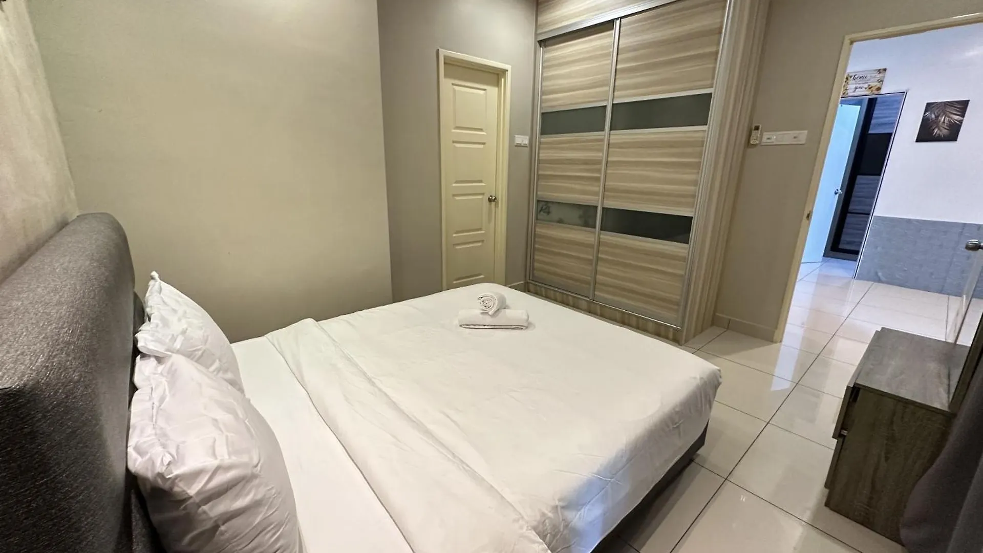 Happysty George Town Gurney Mansion One 26
