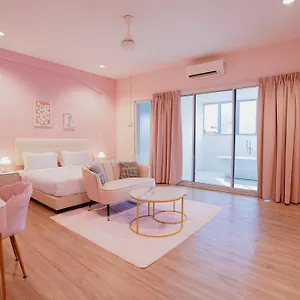  Hostel Pink